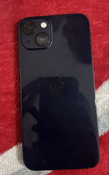 Продам Айфон 13.