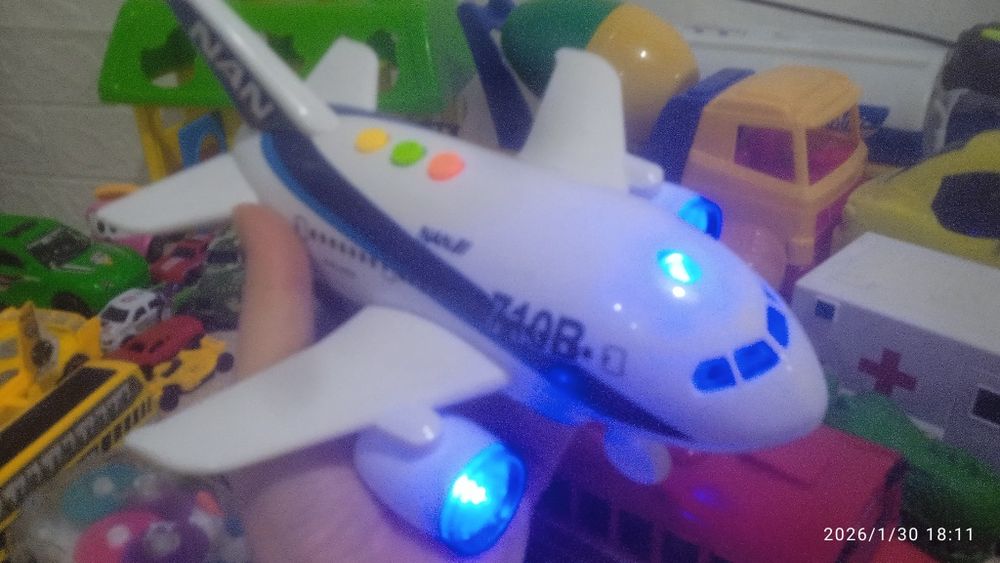 Продам пакет машинок (30шт)