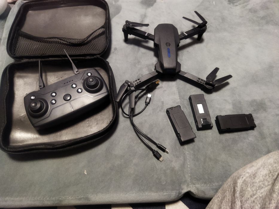 Дрон квадрокоптер