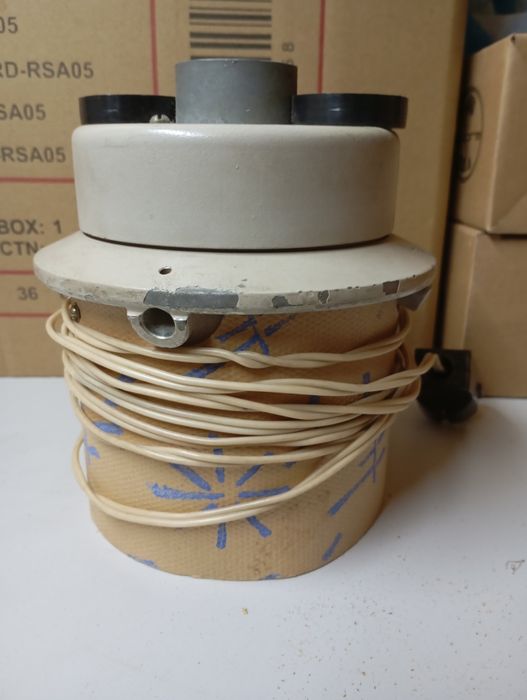 Въртяща се изкуствена елха произведена в СССР 1977 г.