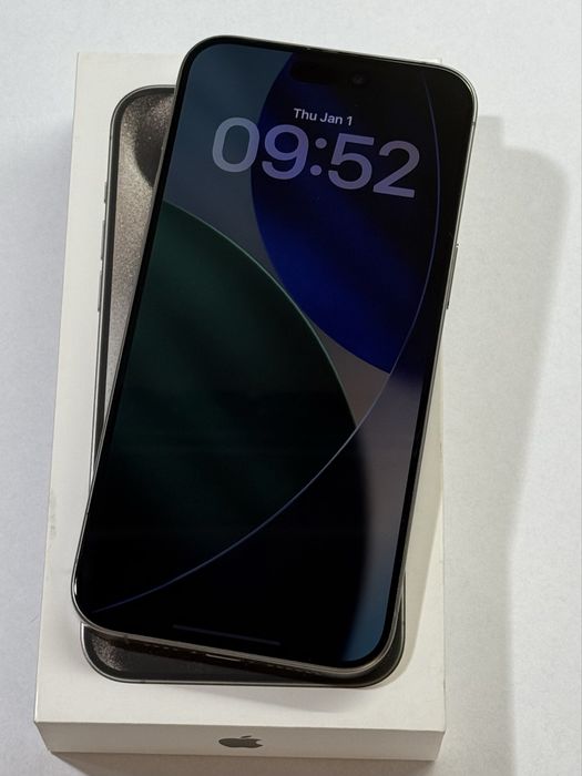 iPhone 15 Pro Max Titanium 93% battery