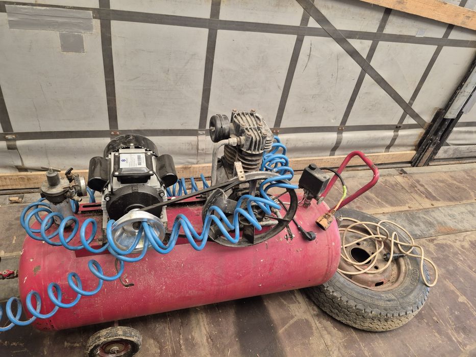 Vând compresor aer 150 l, 3 kw monofazic
