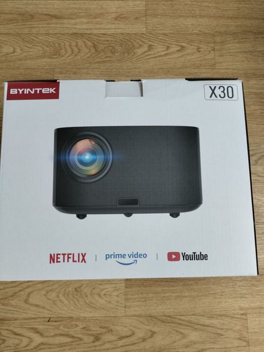 Продам кинопроектор, новый