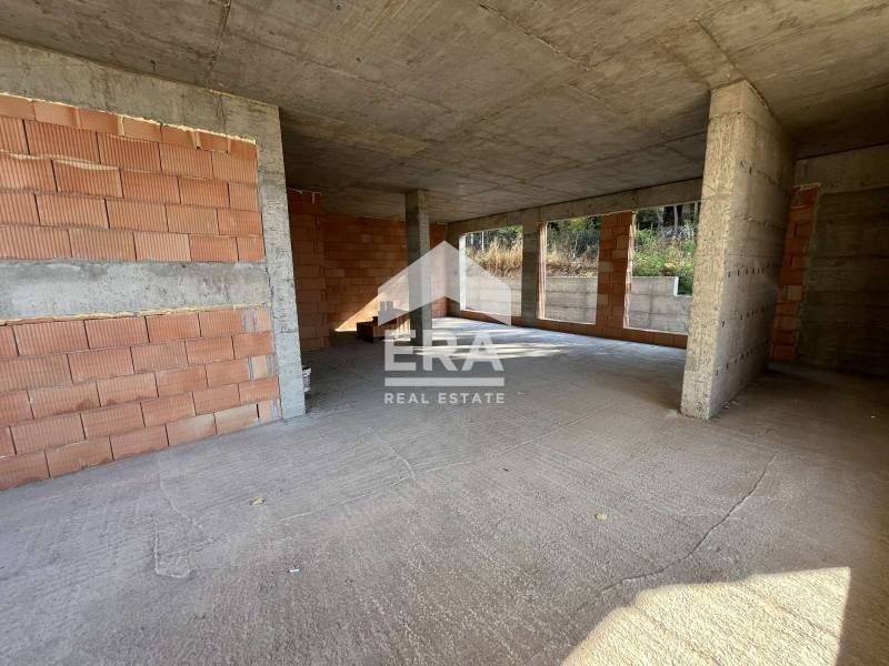 Ексклузивен партерен магазин за продажба, в новострояща се сграда, жк