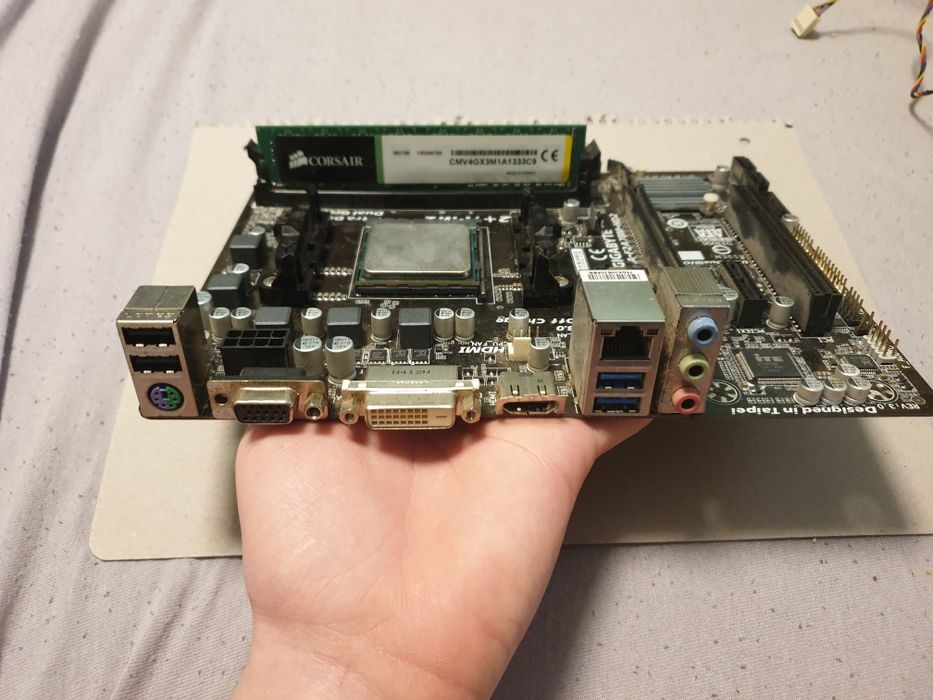 Vand placa de baza doar trebuie placa video în rest totul este OK