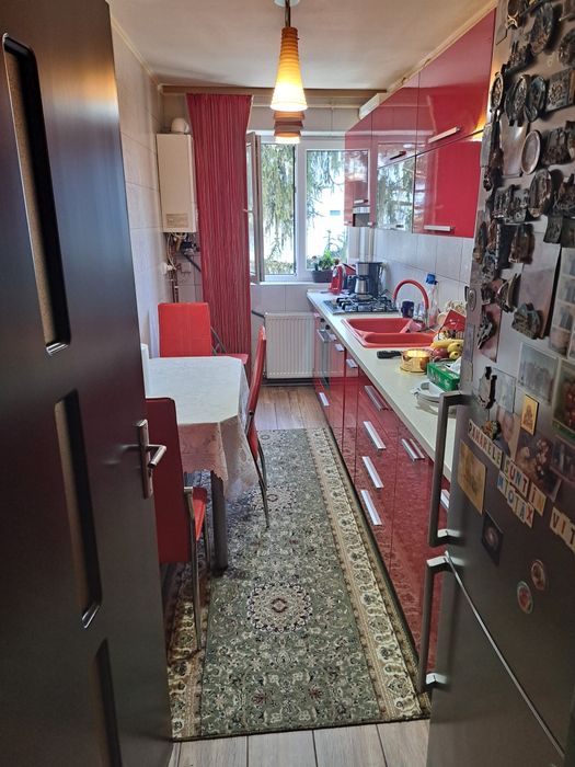 Vand apartament 4 camere Astra/Metrom