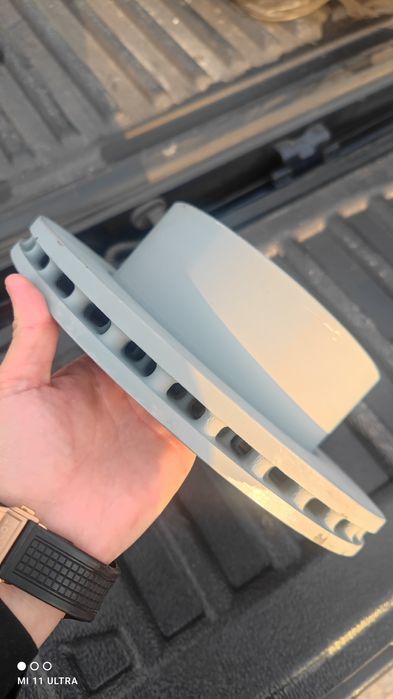 Mercedes Sprinter задние опорные диски