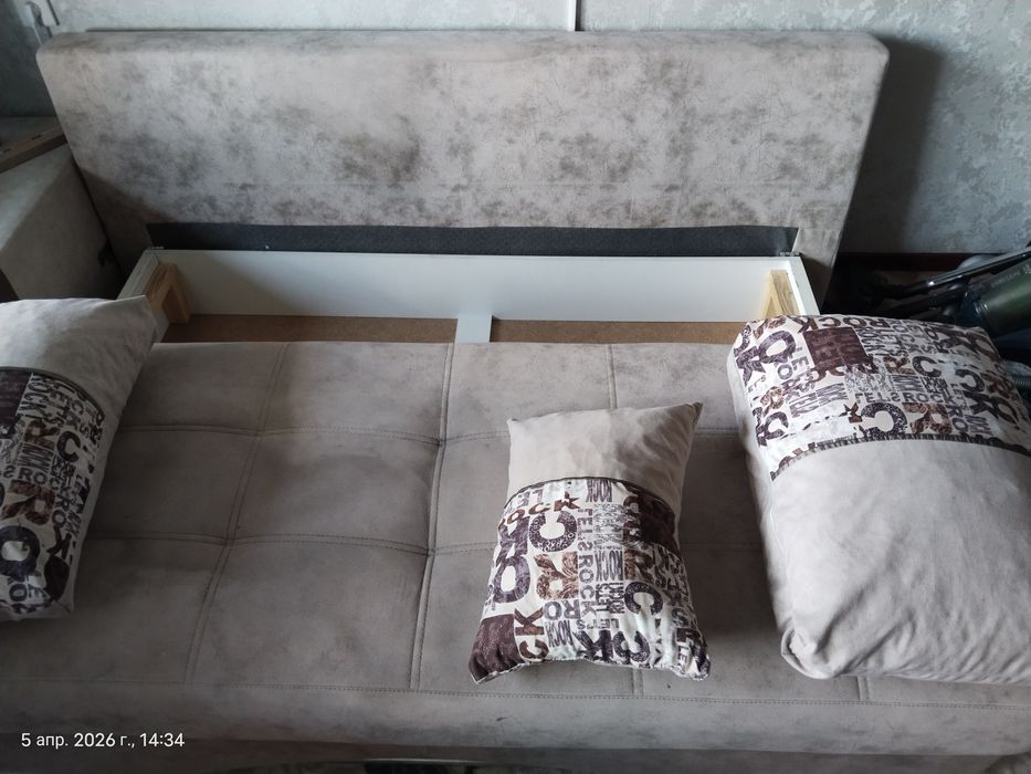 Продам диван (софа)