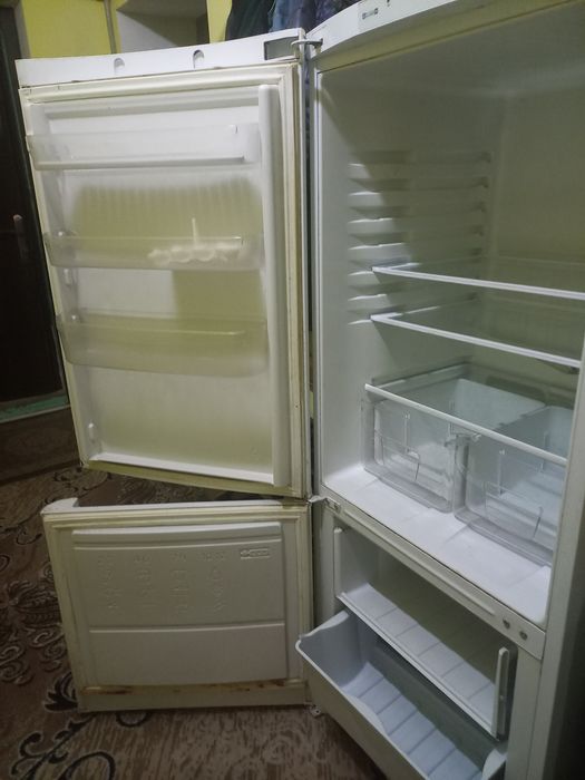 Холодильник б/у Самсунг