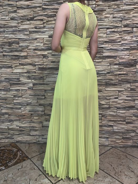 Нарядное платье BCBG