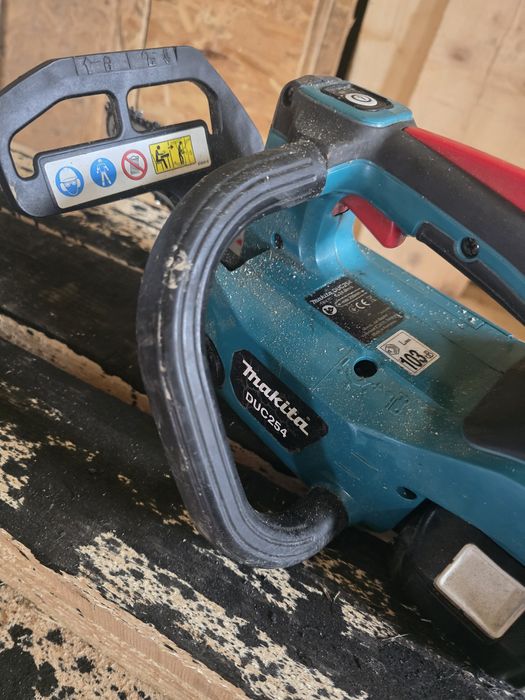 Drujba pe baterii makita