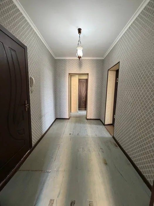 3/7/9. Сергели 2. Дом блочный, квартира 80 м². Метро - 500 м