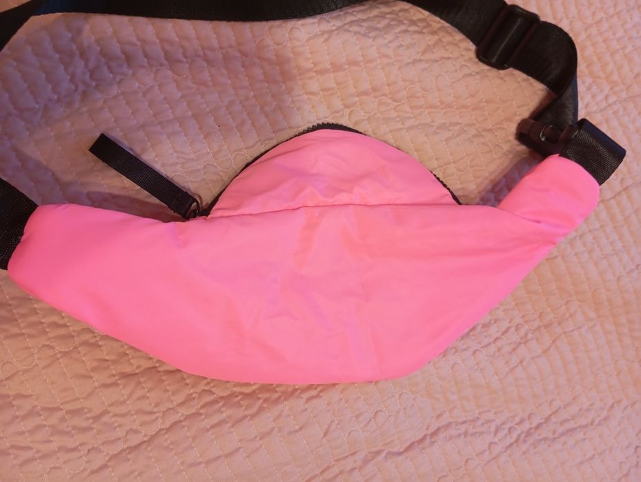 Продается Яркая поясная сумка (бананка) NYC