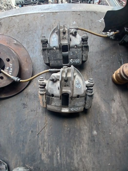 Супорт Вольво S40 передний