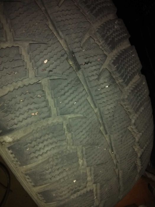 Продам шины зимние 2 шт