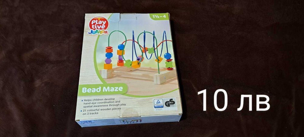 Играчки - дървени низанки, сортери. Прожектор охлюв. Пъзели.