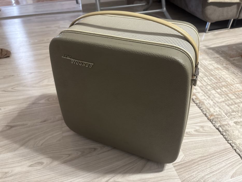 Magnetofon Grundig TK 32 pe lampi functional