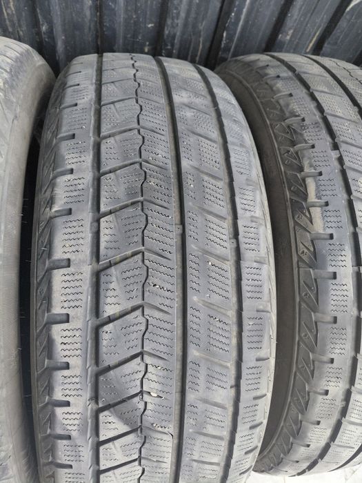 215/55/17 Зимный Покришка SONIX