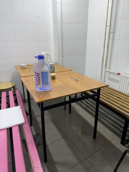 Стол разные диной и шириной