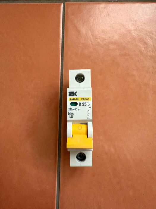 Продам автоматические выключатели