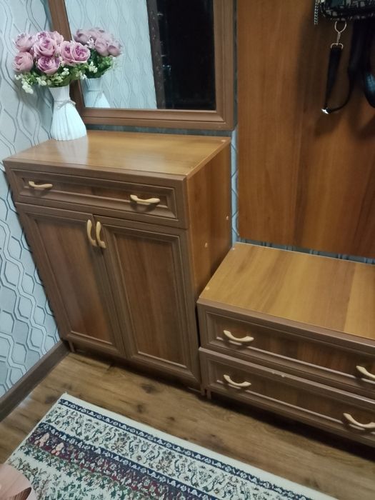 Продаётся прихожая