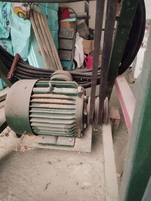 Циркуляр тип Люлка за рязане на дърва