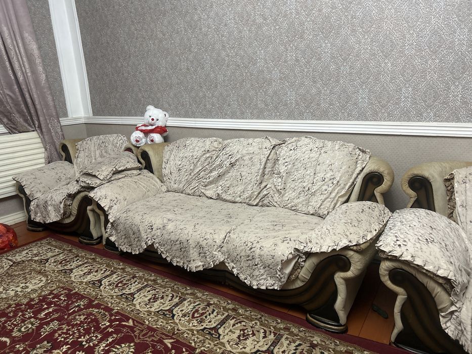 Диван с креслами