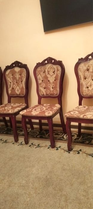 Прихожая 5 стулев и межкомнатные двери