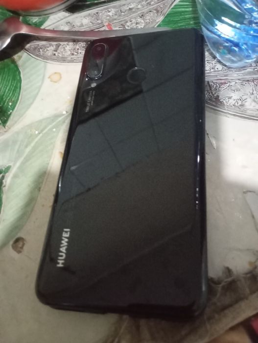 Продам смартфон Huawei P 30 lite