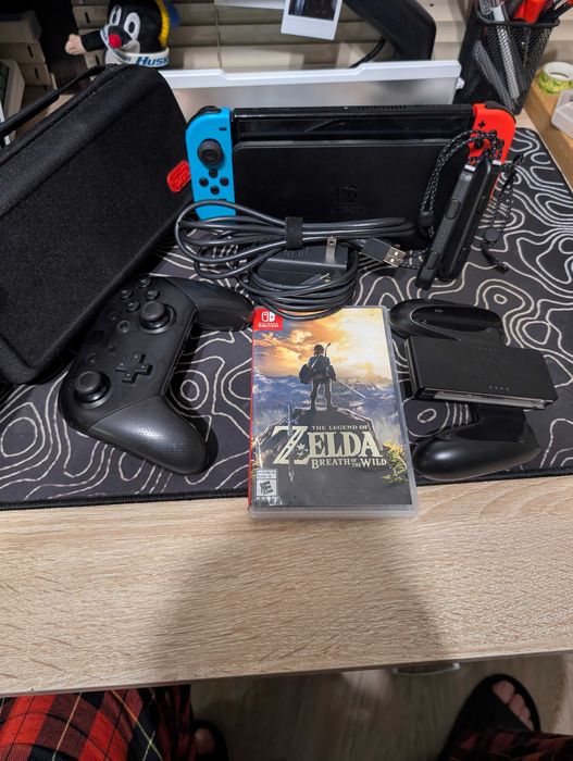 Nintendo Switch OLED + Pro Controller + Zelda + Hard Case