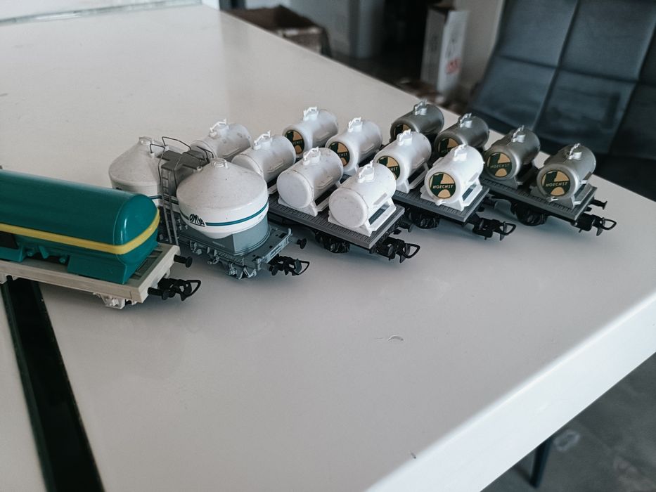 Macheta Trenuleț electric vagoane marfa