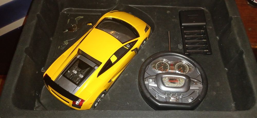 Машина на радиоуправлении Laborghini .