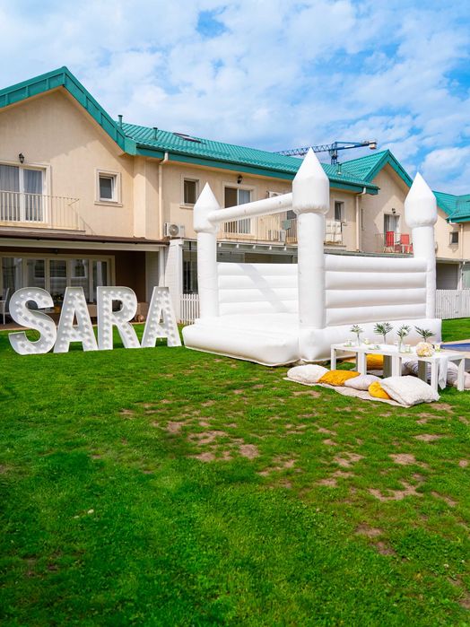de vanzare castel gonflabil alb de petrecere