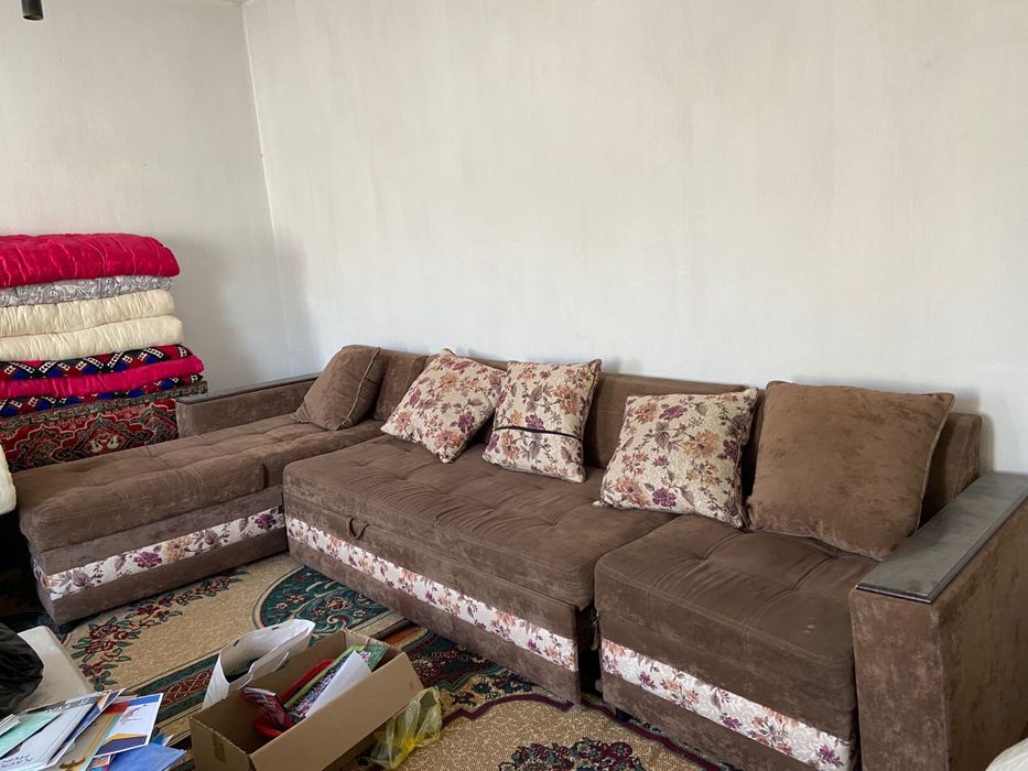 Диван , почти неиспользованный