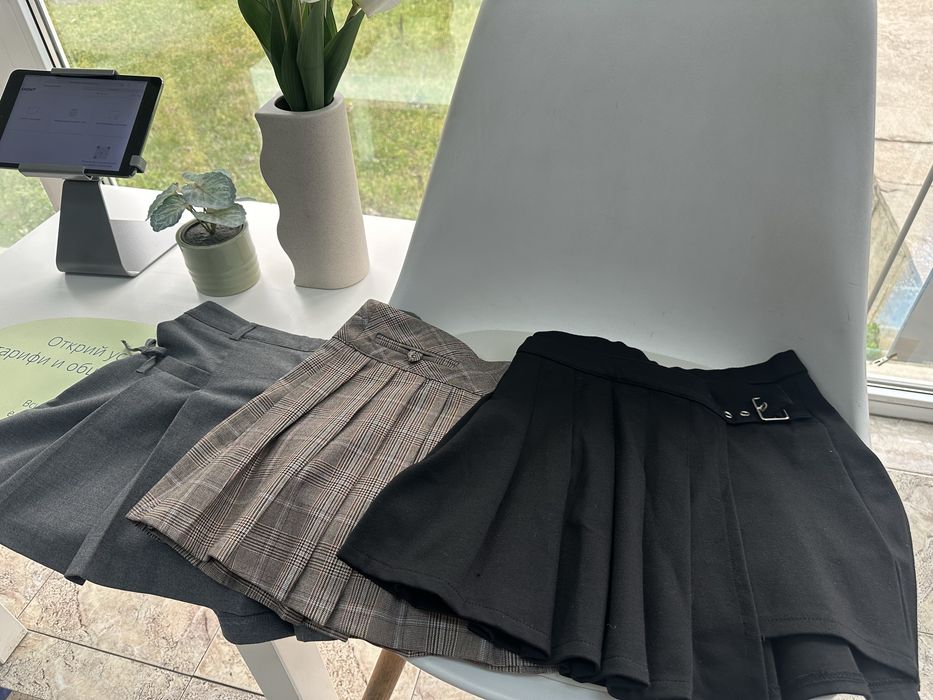 3 детски полички на Zara 134 sm