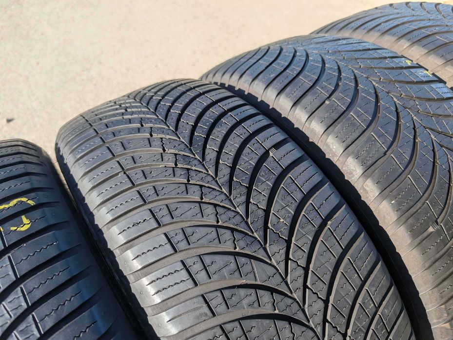 225/55 R17 • All Season • Goodyear Vector 4Seasons Gen 3 101W | 4 buc | DOT 2022-2024 | Pret/buc