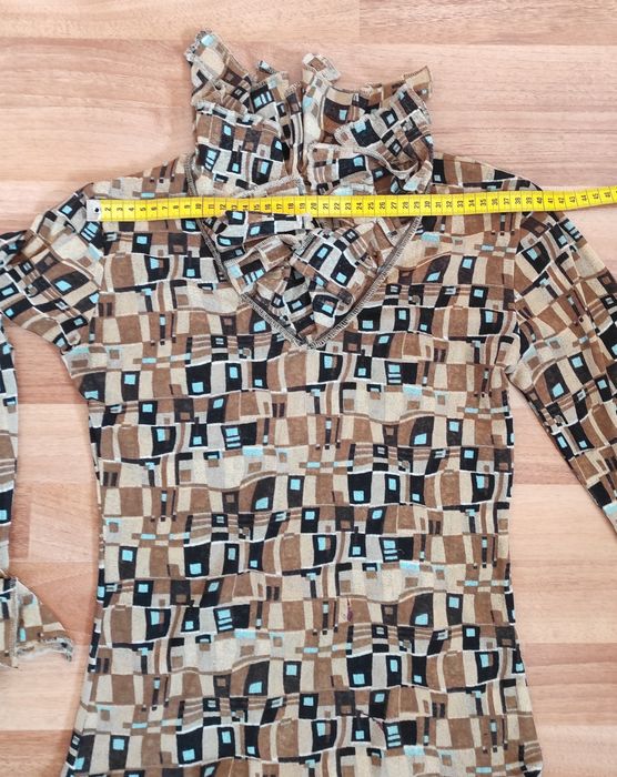 Bluza cu volanase