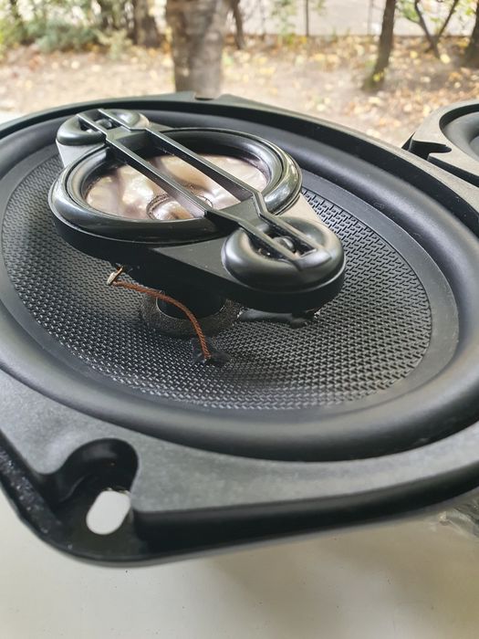 Difuzoare auto AKAI