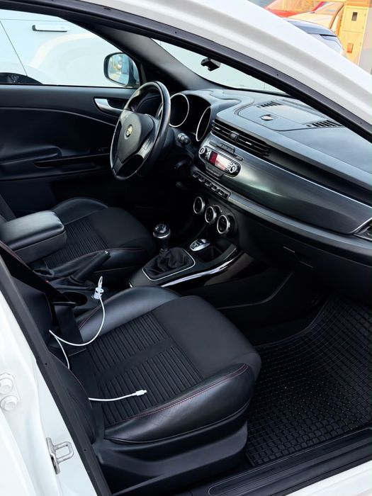 Alfa romeo giulietta 2012 cu trapa