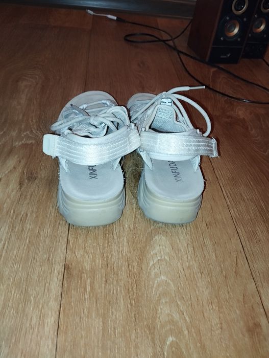 Сандали женские ( подростковые)