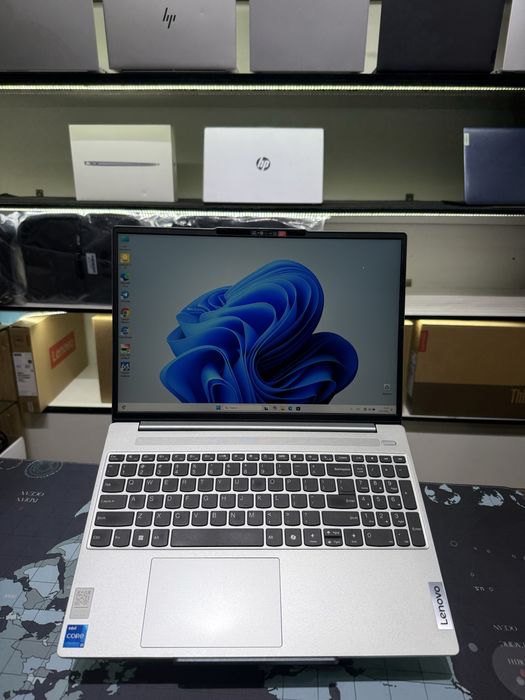 Lenovo IdeaPad Slim3 i5-13420H/16/512/15.6 WUXGA IPS