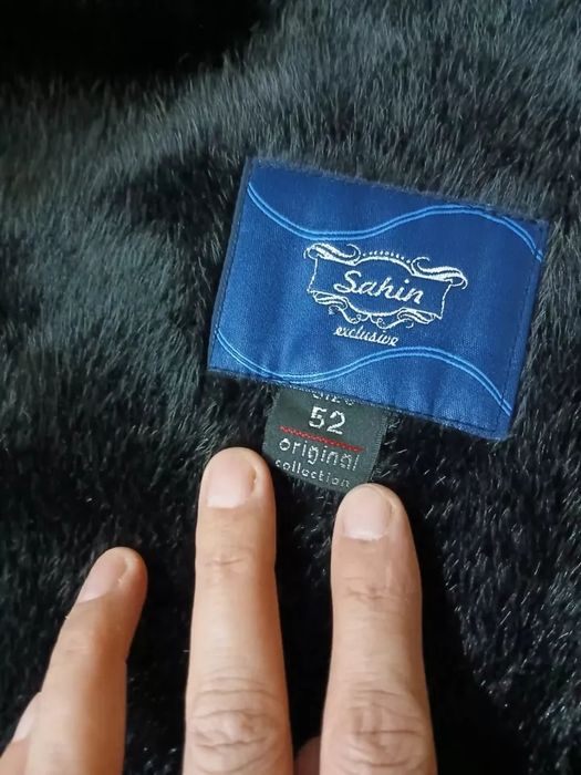 Palto kastyum sotiladi