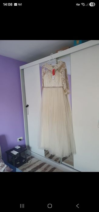 Rochie de mireasa cu mânecă crem  mărimea 44