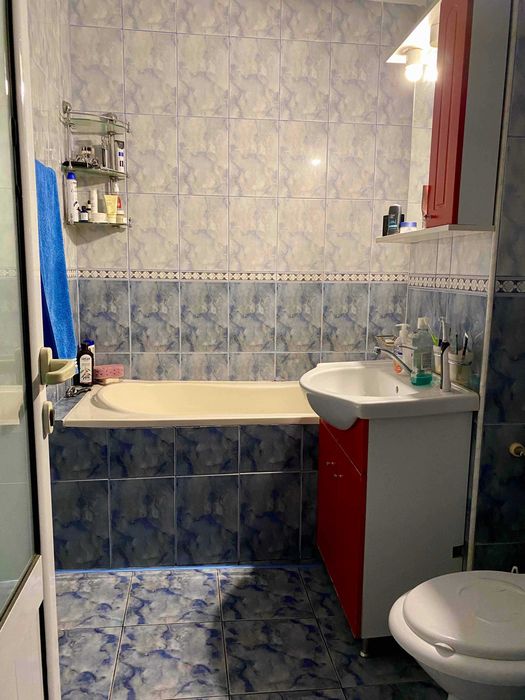 Apartament cu 3 camere - zona Ostroveni, etaj 2/7, locație liniștită și parcare ușoară