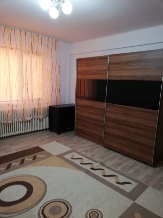 Inchiriez apartamen cu o camera