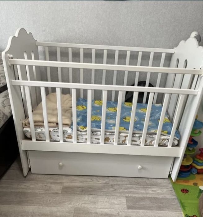 Срочо! Продаю бу детскую кравать по сниженной цене. Почти новая