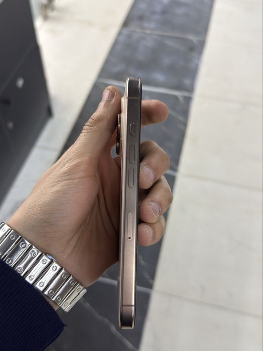 16 pro sotiladi 256 gb xotira batareya 90 %