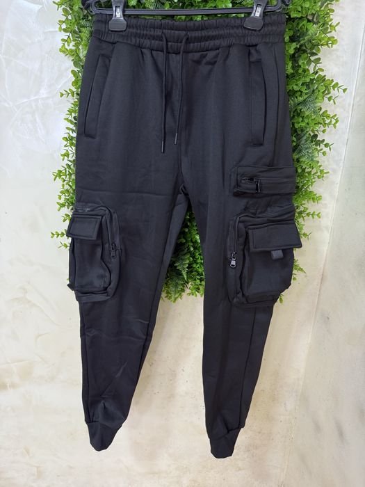 Мъжки тениски и карго панталони