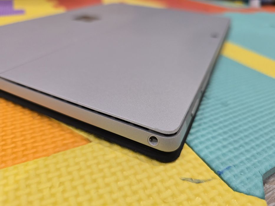 Microsoft Surface Pro 7+ / 1TB SSD / i5 11th / 8GB Ram