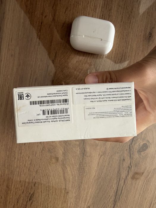 Airpods Pro with wireless charging case